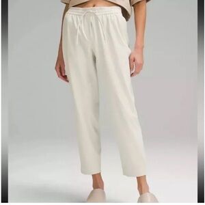 Lululemon Tapered-leg mid-rise 7/8 pant new with tags